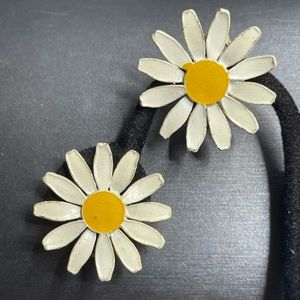 Arthur Pepper Enamel Daisies Clip On Earrings 1960’s Vintage Signed Art